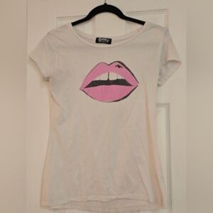 Signorelli White Tee with Pink Lips Graphic